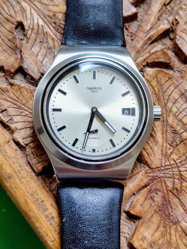 TK: Swatch UNAVOIDABLE automaat