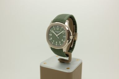 Patek Philippe Aquanaut 42mm White gold green 5168G-010 2024