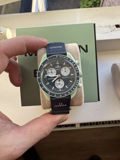 Swatch Moonswatch Mission to the Earth.