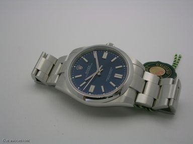 ROLEX OYSTER-PERPETUAL 41MM 124300 BLUE SUNBURST DIAL 2024