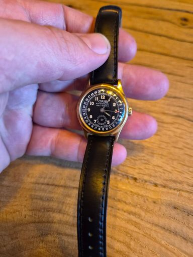 Oris Pointerdate 60's 31mm