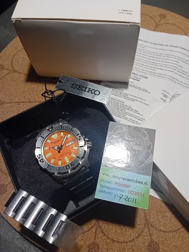 Oranje seiko monster zgan