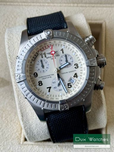 Breitling Avenger M1 ref E73360 DR01309