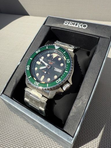 Te koop volledig nieuwe groene Seiko 5 Sports SRPD63K1