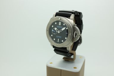 Panerai Submersible PAM01305 2019
