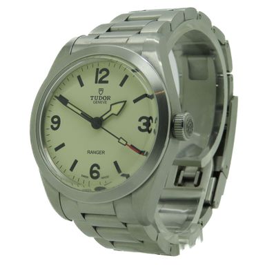 Tudor Ranger 39 Dune White
