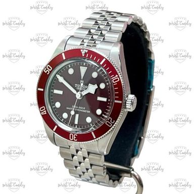 Tudor Black Bay 58 Burgundy • 06-2025 • nieuw in de stickers