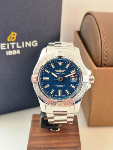 Breitling Avenger 43 A17318