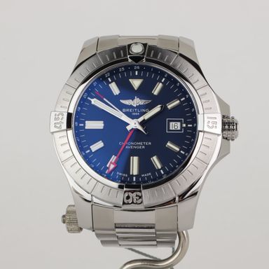 Breitling Breitling Avenger GMT 45 A32395 - A32395101C1A1 | Box & Pape