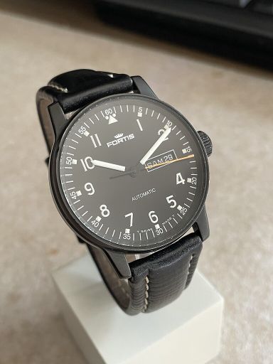 TK: Fortis Pilot Professional Day-Date black PVD