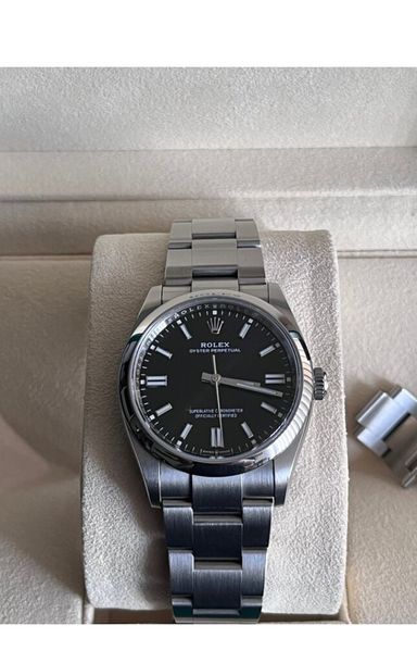 Rolex Oyster Perpetual 36 mm - 126000 - 2023 - Black Dial