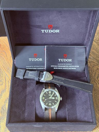 Gereserveerd: Tudor Ranger 39mm Nato & Hybride rubber-leer & Uncle