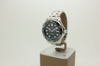 Omega Seamaster 300M 21030422001001 2019
