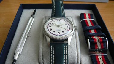 Te Koop: Oris pointer Date Hank Aaron ltd gereserveerd.