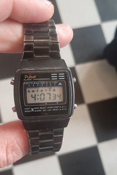 TK: Pulsar Y759-4009 digital