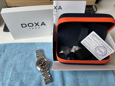 TK: Doxa Sub 300T Sharkhunter € 1.399