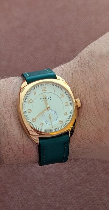 TK/TR: Farer Lethbridge goudkleurig - 875,-