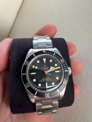 TK: Tudor Black Bay 58 (79030N) op metaal