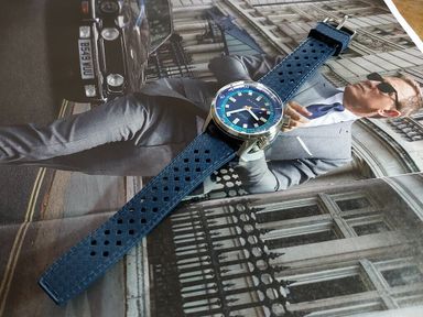 TK: DAN HENRY 1970 BLUE NO DATE € 225