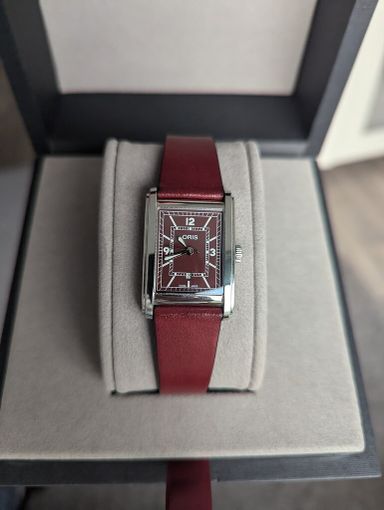 Te koop: Oris Rectangular Rood