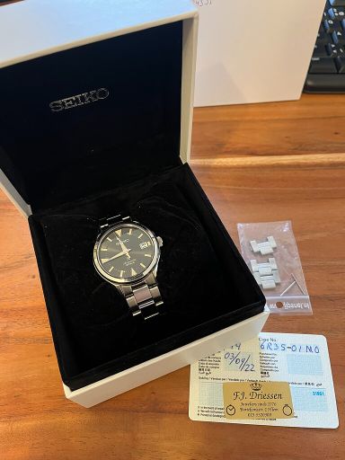 Seiko SPB243 (Alpinist) met gebruikersporen