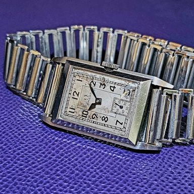 Omega Art Deco