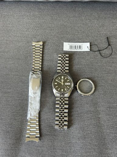 Tk: Seiko SNXS79J saffier slim caseback solid jubilee