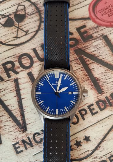 TK: DAMASKO DS 30 Blauw