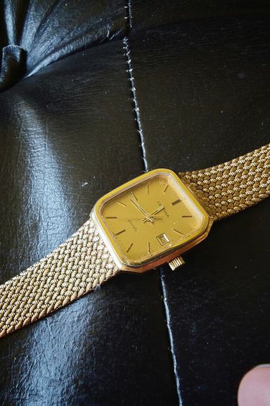 Certina Newport dames quartz goudkleur GERESERVEERD