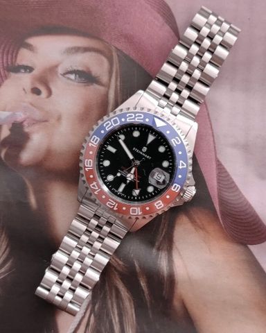 TK: Steinhart Ocean One GMT Blue/Red Ceramic vII € 550