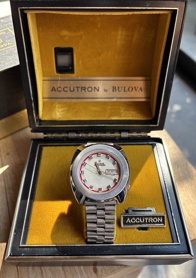 Bulova accutron day-date 1970