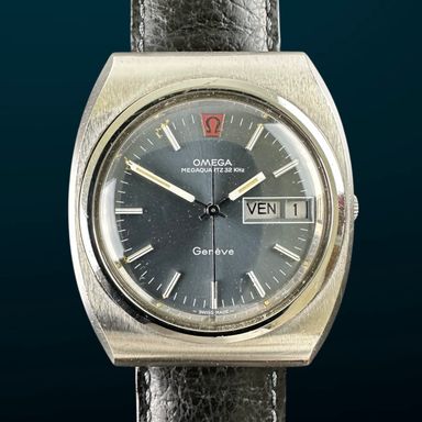 Vintage Omega Genève Megaquartz 32 KHz Blue dial DayDate 196.0030 - 39mm - 1973